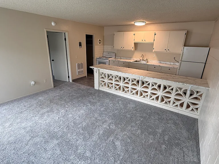 Fernmar Apartments — Photo 7