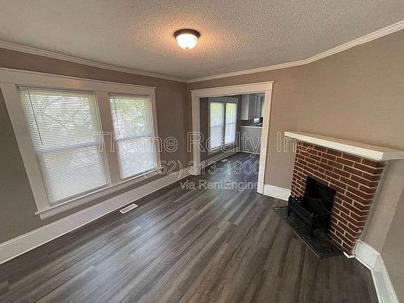 3rd image of 1409 Dogwood Ave