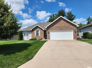 618 Brookfield Rd, Quincy, IL 62305