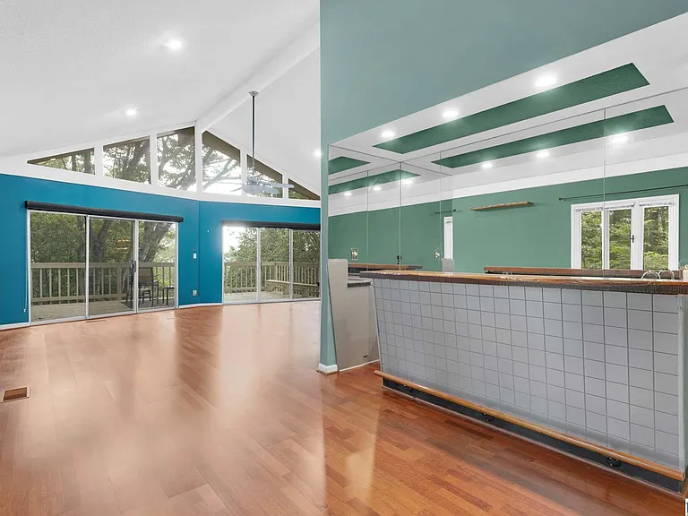 373 Laredo Dr — Photo 11