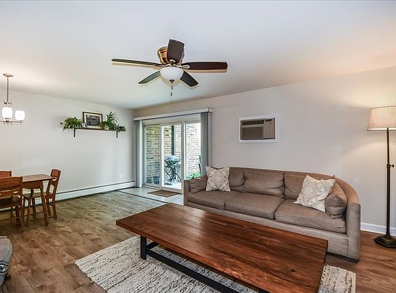 4th image of 3915 Saratoga Ave APT 108
