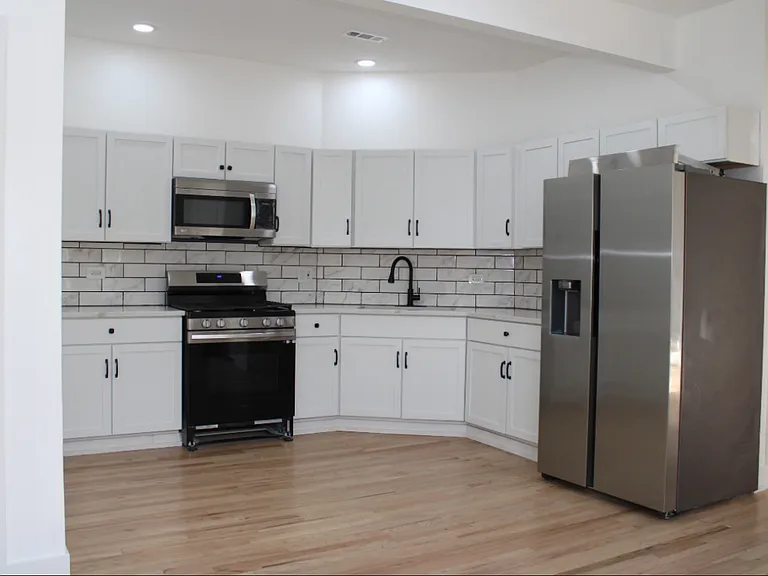 3660 W Grenshaw St #3 — Photo 9