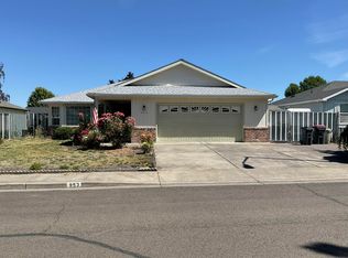 953 Westrop Dr, Central Pt, OR 97502