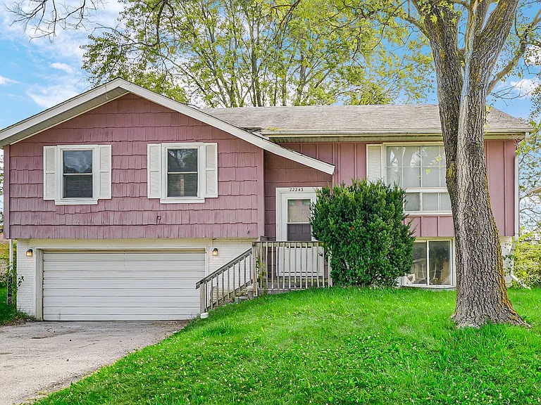 22243 Karlov Ave — Photo 21
