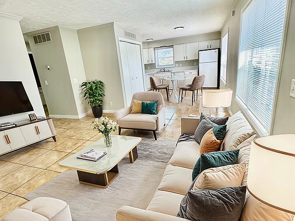 2nd image of 1104 Mazatlan Cir APT D