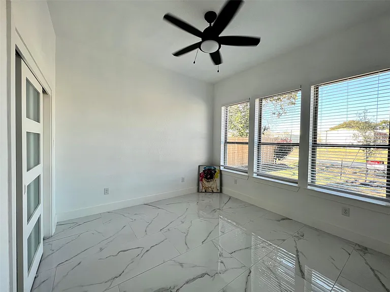 10127 Grover Ln — Photo 6