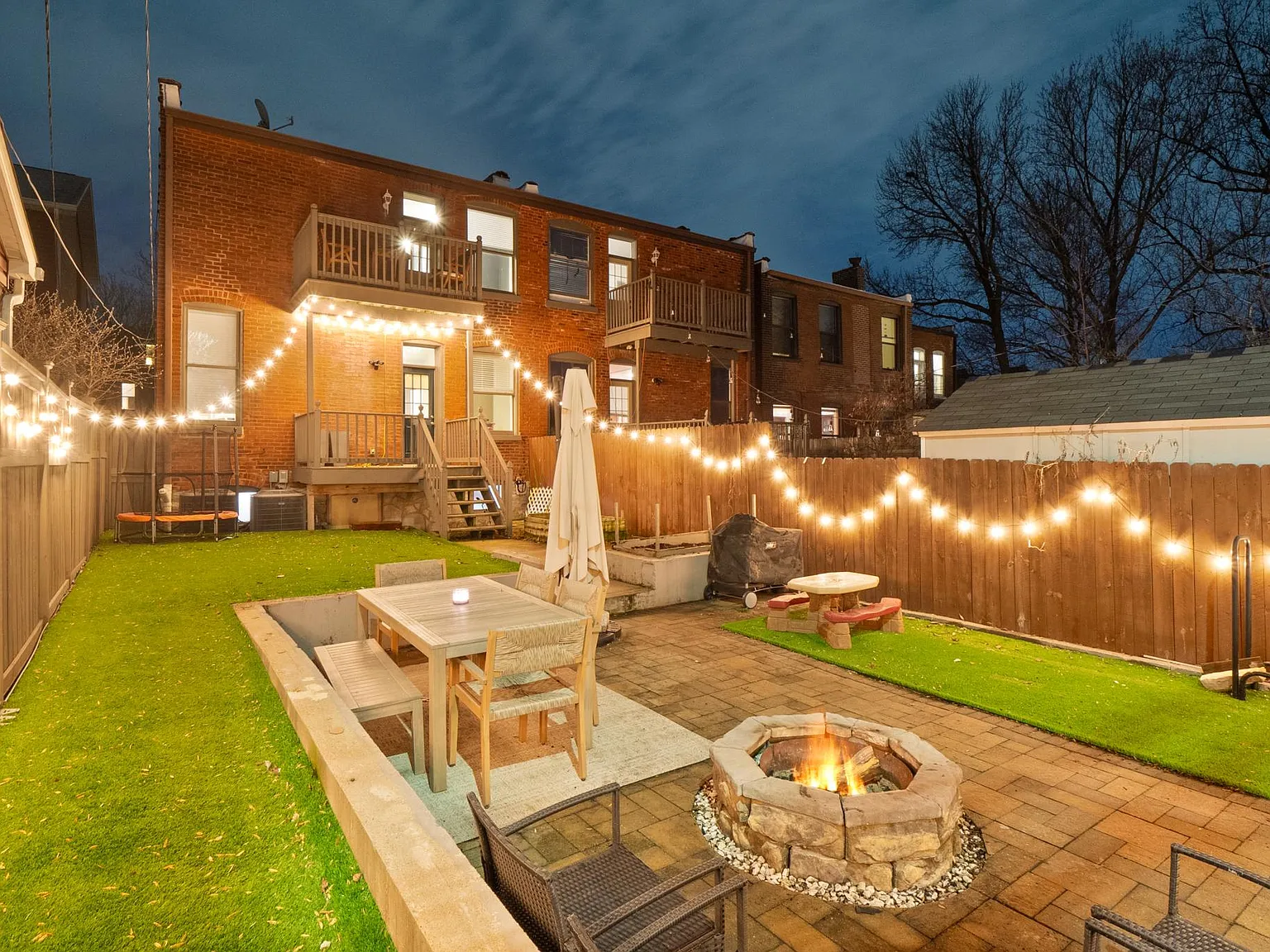 3 bed, 2.5 bath, 2700 sqft, $3,195 — Photo 1
