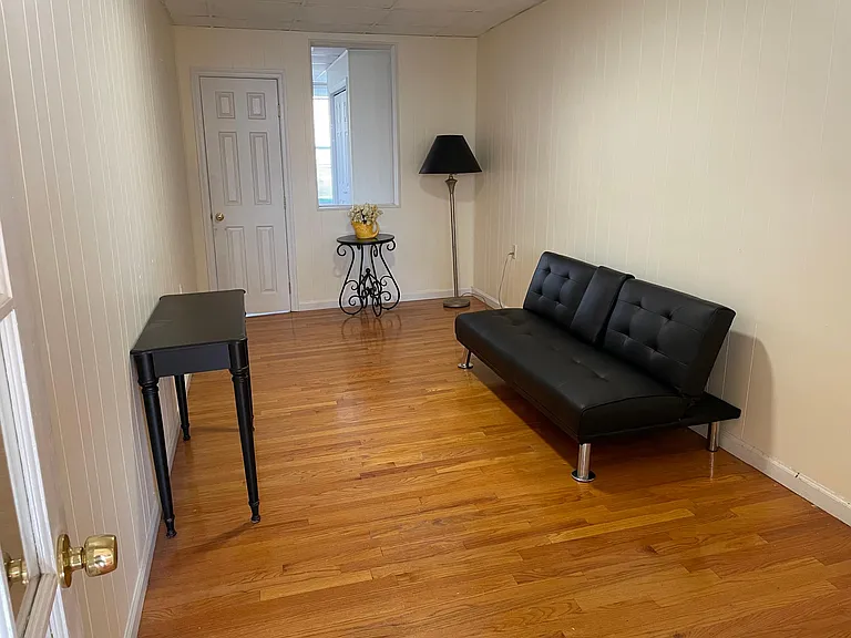 475 Monmouth St #4 — Photo 8