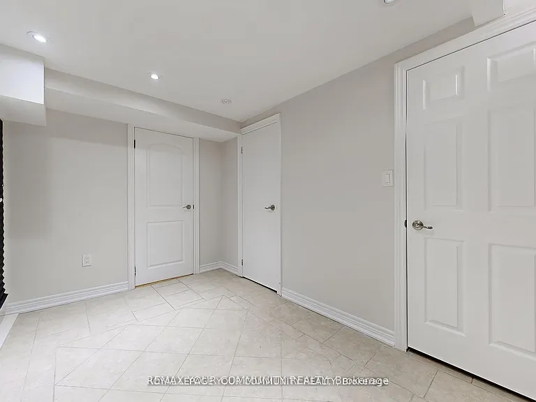 52 Eleanor Cir #LOWER — Photo 27