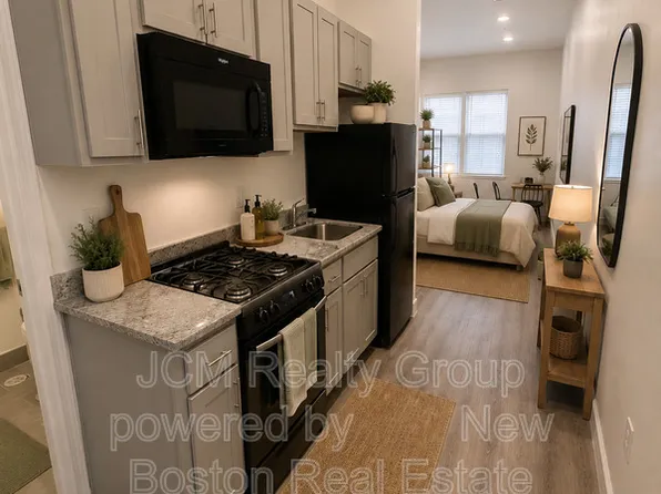125 Arlington St, Chelsea, MA 02150