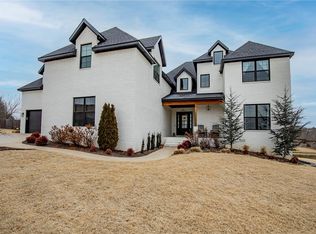 302 N Keeler Cir, Cave Springs, AR 72718