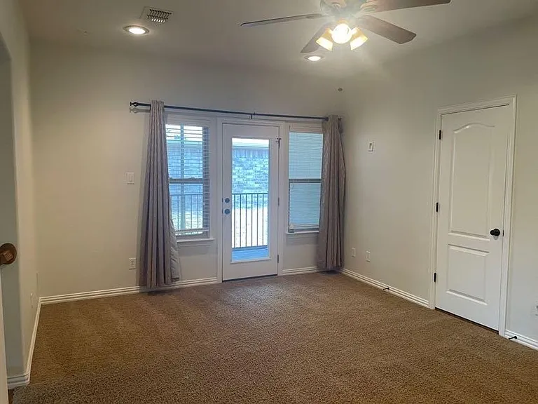 2444 Sunderland Ln — Photo 13