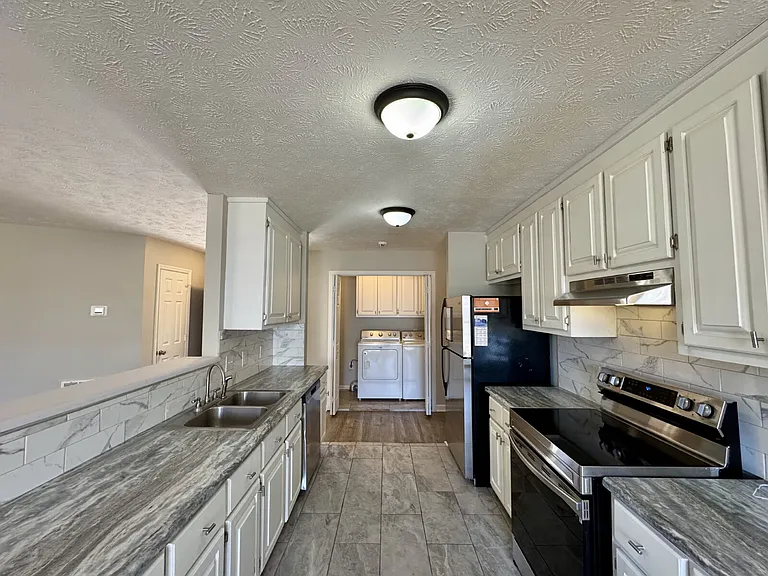 204 Fair Oaks Dr — Photo 7