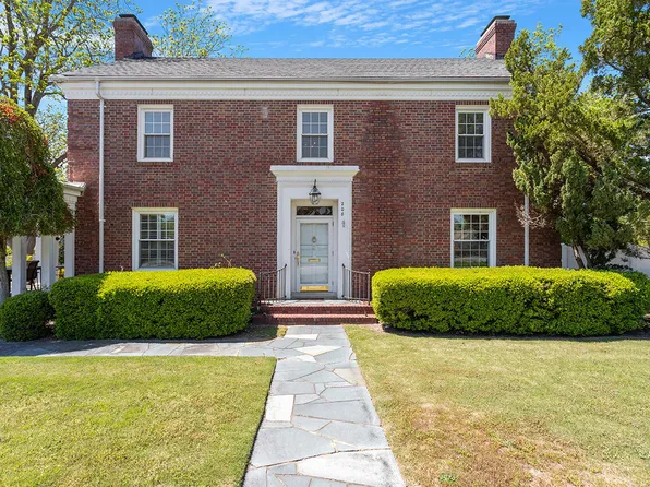 208 S Orange Ave, Dunn, NC 28334
