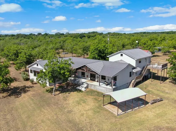 425 Blackfoot Ln, Comanche, TX 76442