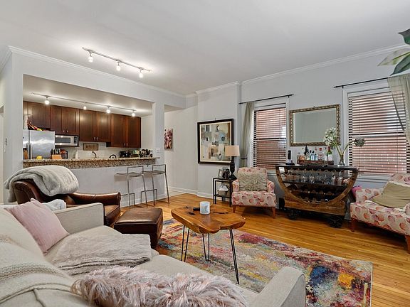 2nd image of 1933 N Dayton St #1R