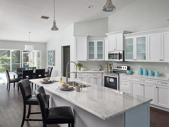 3rd image of 16409 Birkdale Dr