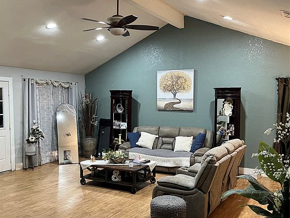 5th image of 3001 Colony Dr