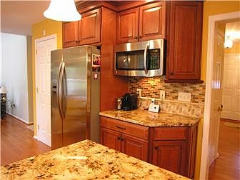 5th image of 135 Belmont Dr