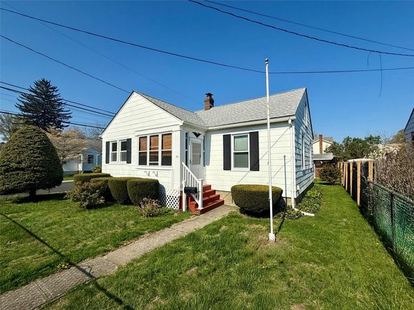29 Dinan Street, Beacon, NY 12508