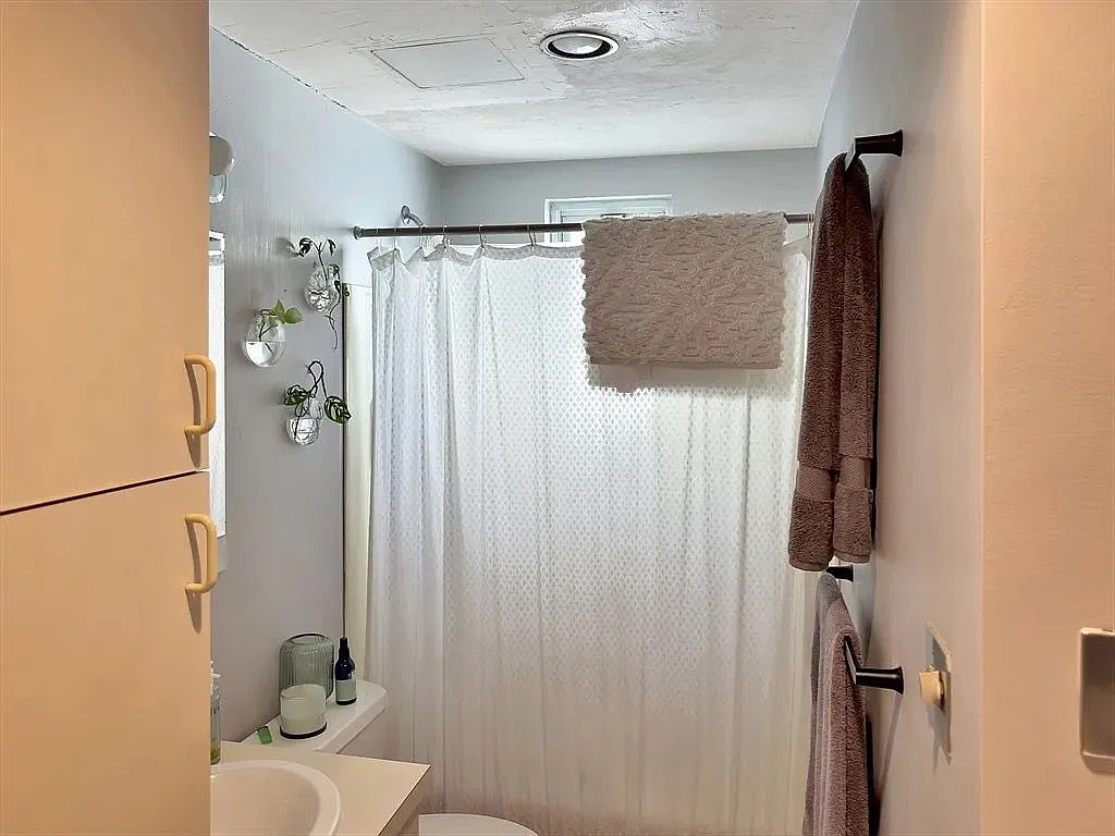 1 bed, 1.0 bath, 755 sqft, $2,200 — Photo 3