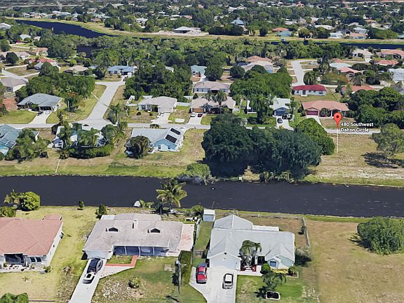 4th image of 480 SW Dalton Cir