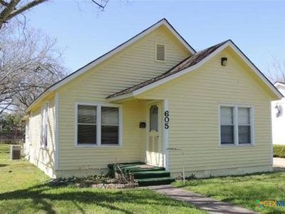 605 Fahrenthold St, El Campo, TX, 77437