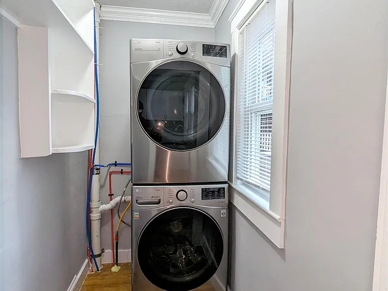 4 Edgar Ct #2 — Photo 15
