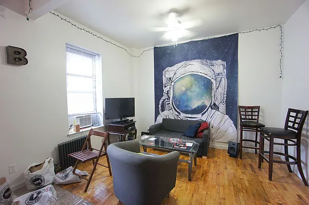 Rented by Compass | media 25