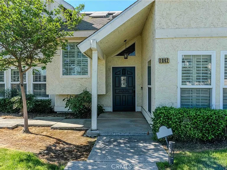 1042 Robinson Ct — Photo 4