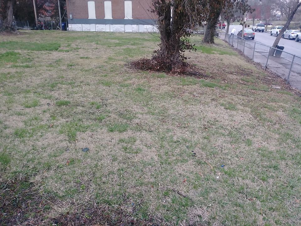 2nd image of 1425 Semple Ave