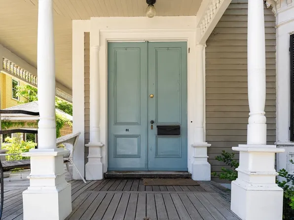 31 Boylston St, Jamaica Plain, MA 02130