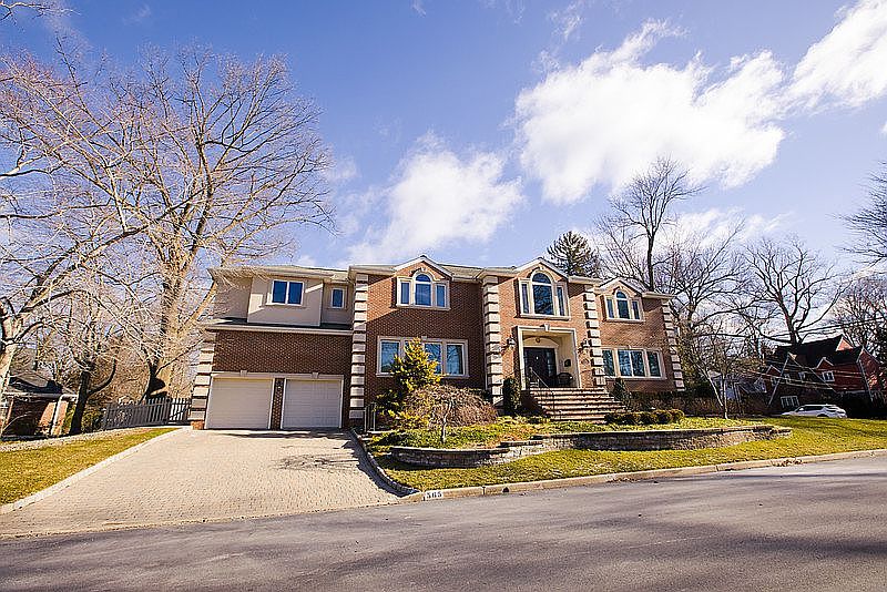 1st image of 565 S Forest Dr
