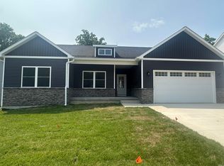 922 S Lantern Ln, Ellettsville, IN 47429