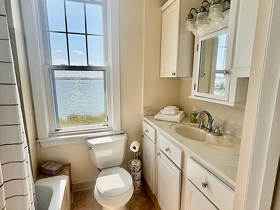 3rd image of 163 Coleridge St #2