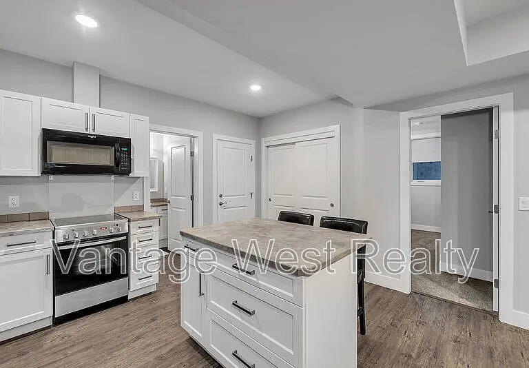 2580B Crown Crest Dr — Photo 1