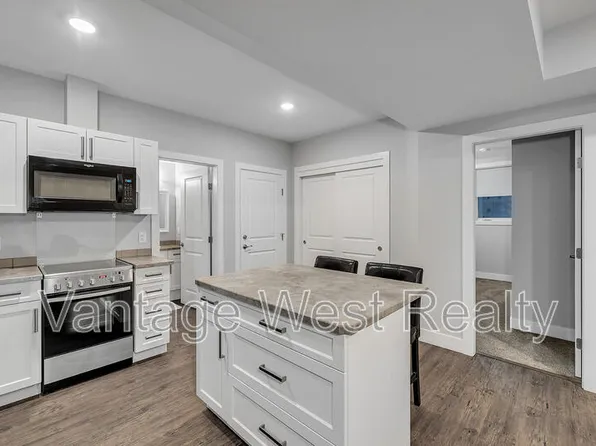 2580B Crown Crest Dr, West Kelowna, BC V4T 3M6