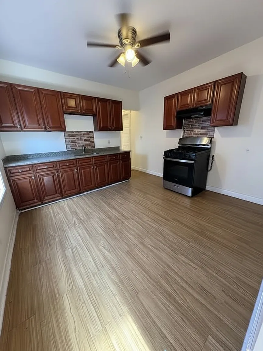 3 bed, 1200 sqft, $3,200 — Photo 4