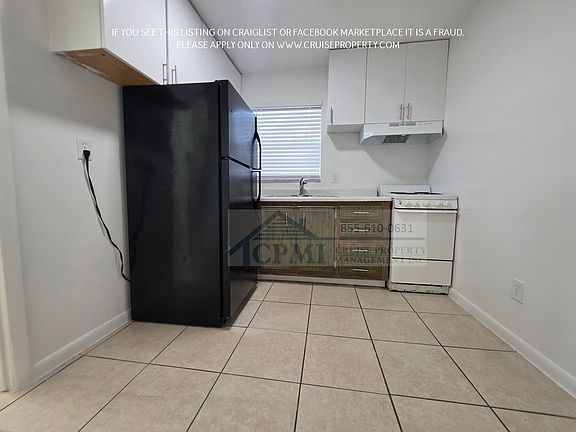 4th image of 100 NE 9th St APT 11