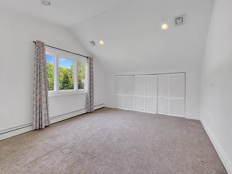 1719 Cedar Swamp Rd — Photo 18