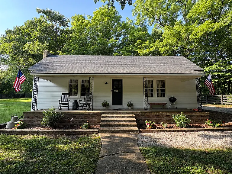 5454 Pinewood Rd — Photo 2