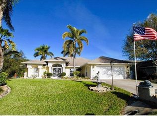 825 Blossom Dr, Sebastian, FL 32958