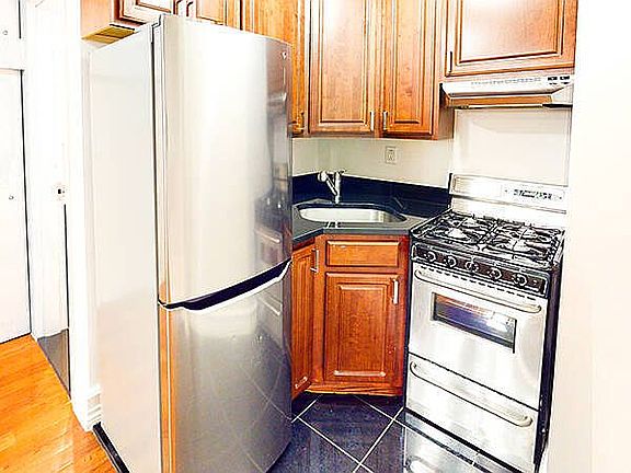 2nd image of 328 W 88th St APT 2