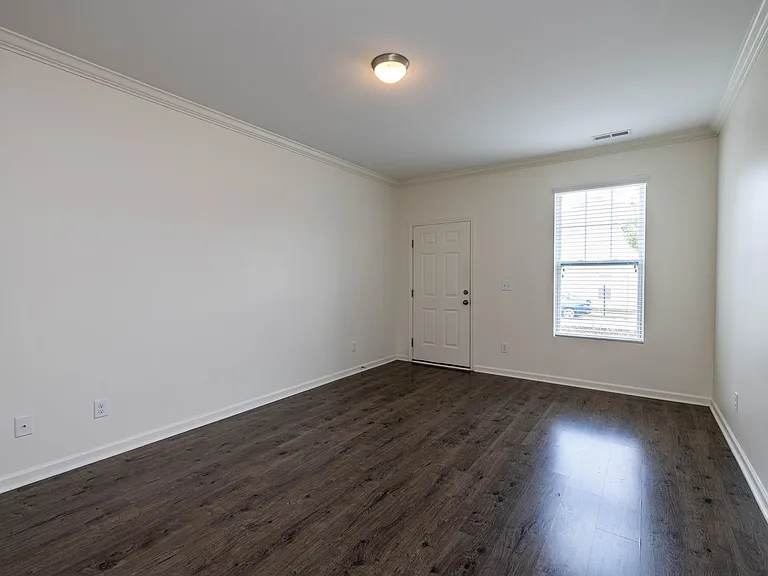 535 Calen Ln — Photo 4
