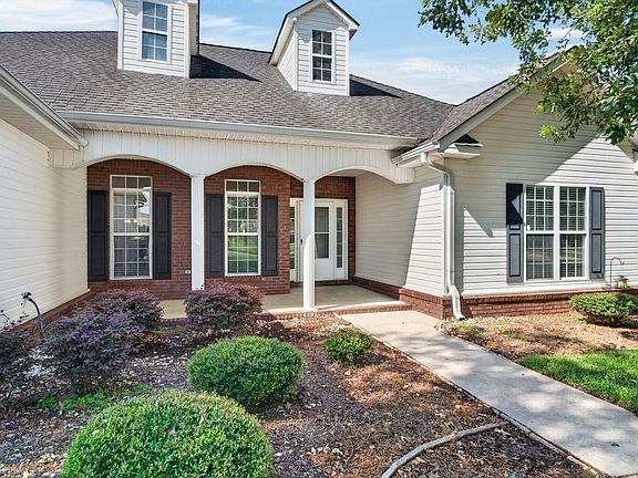 3rd image of 226 Spring Chase Cir