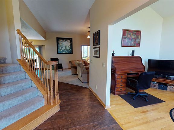 3rd image of 107 Marys Ct
