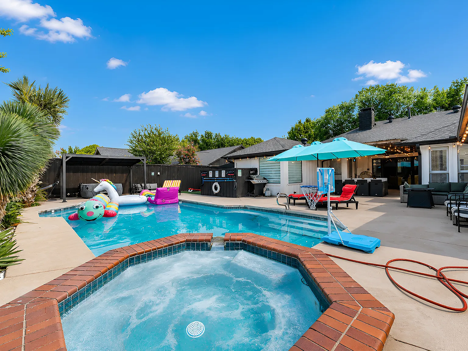 5 bed, 2500 sqft, $8,500 — Photo 3