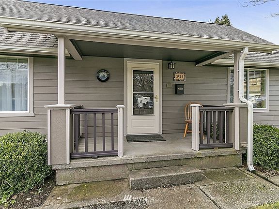 3rd image of 3403 Pear Street SE