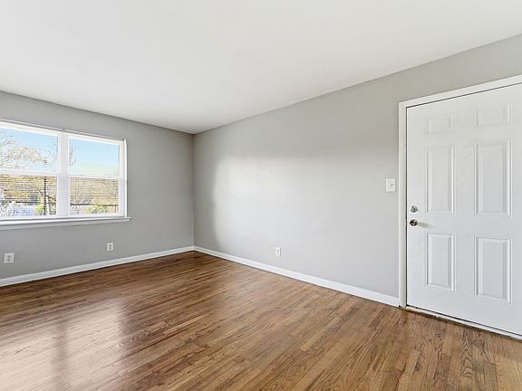 3rd image of 936 Mayson Turner Rd NW #934-20