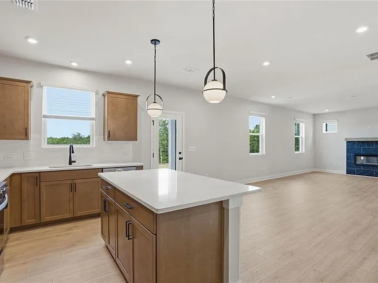 142 Henley St W #11 — Photo 11